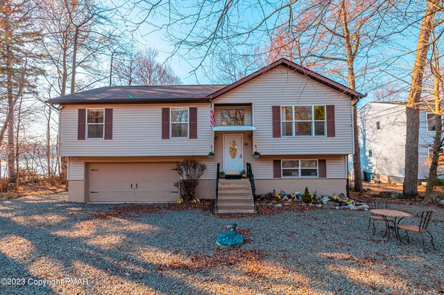1431 Waterfront Dr, Tobyhanna, PA 18466