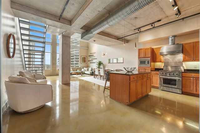 800 W  5th St #1104, Austin, TX 78703