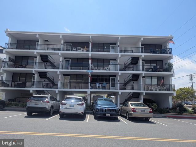 15 128th St #203, Ocean City, MD 21842