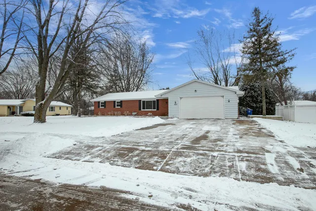 1807 E  Wisconsin Ave, Kaukauna, WI 54130