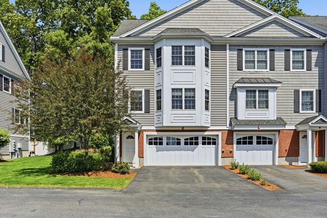 1975 Middlesex St #4, Lowell, MA 01851