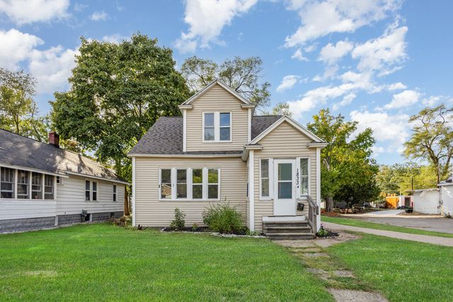 1833 Manz St, Muskegon, MI 49442
