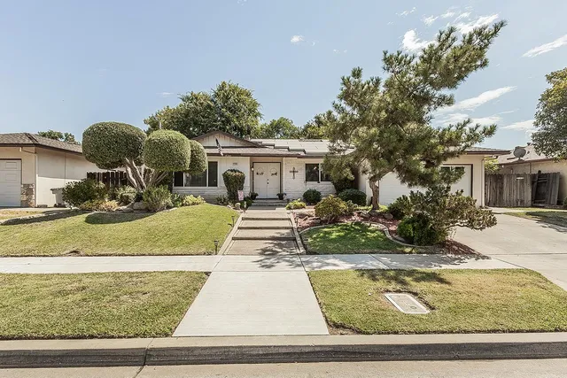 6768 N  Chance Ave, Fresno, CA 93710