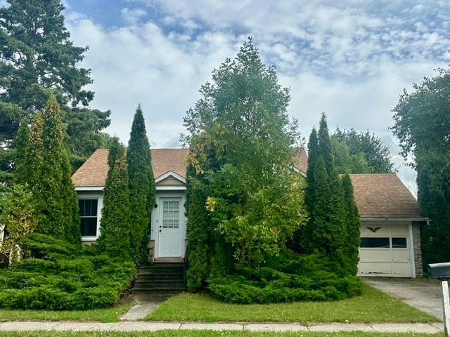 219 S  F St, Cheboygan, MI 49721