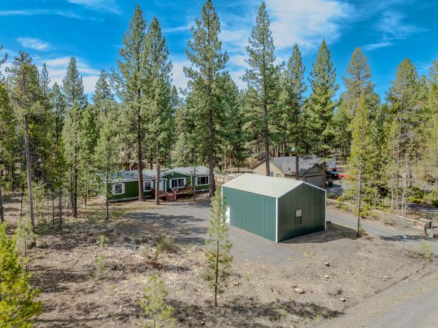 16333 Blacktail Ln, Bend, OR 97707
