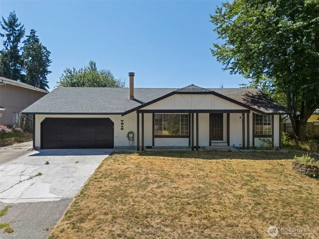 7815 Royal Oak Dr SE, Olympia, WA 98503