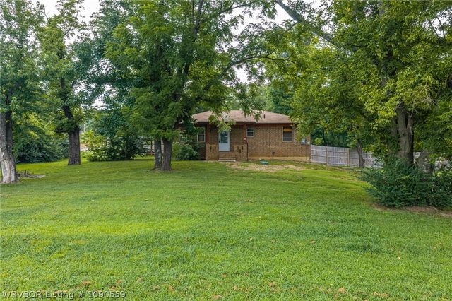 1515 Oak Grove Rd, Van Buren, AR 72956
