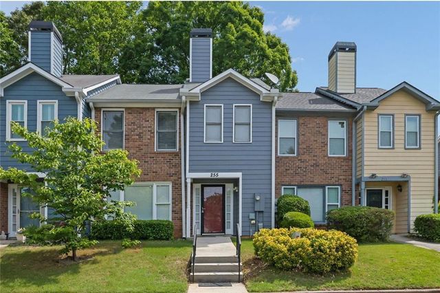 255 Triple Oaks Dr, Tucker, GA 30084