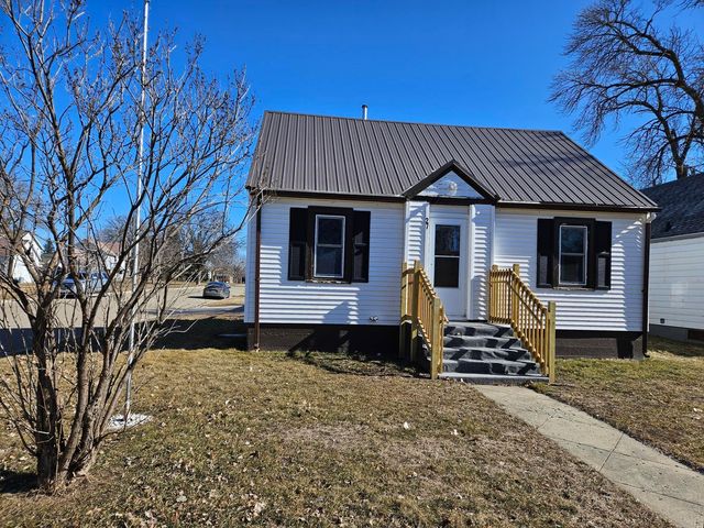 27 2nd Ave NW, Elbow Lake, MN 56531