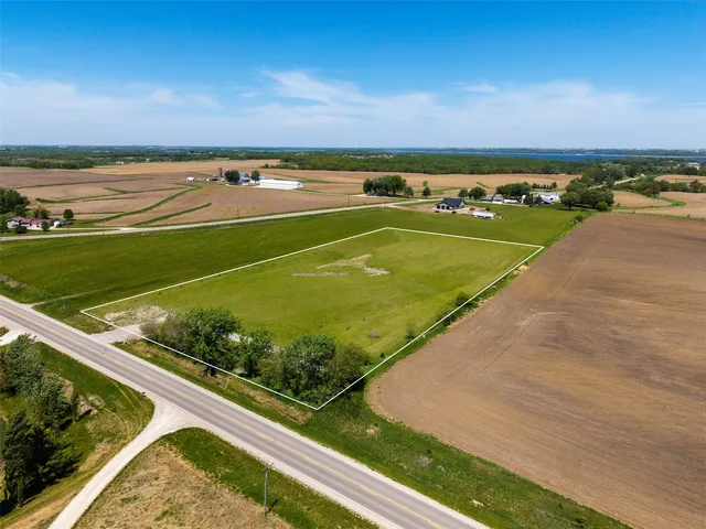 1078 Highway G46, Knoxville, IA 50138