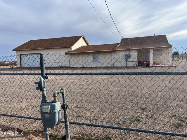 313 Paseo Real Dr, Anthony, NM 88081