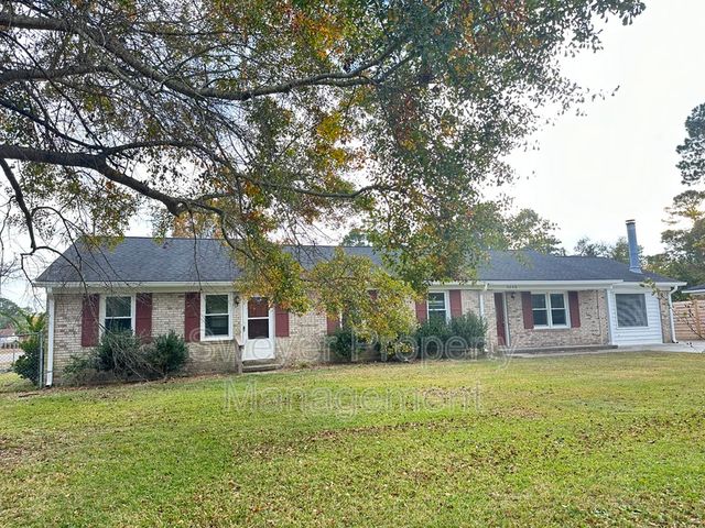 4648 Manchester Dr, Wilmington, NC 28405