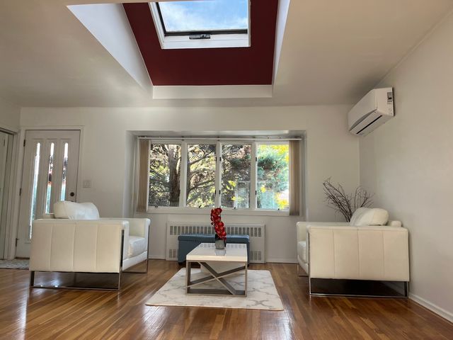 Address Not Disclosed, Massapequa Park, NY 11762