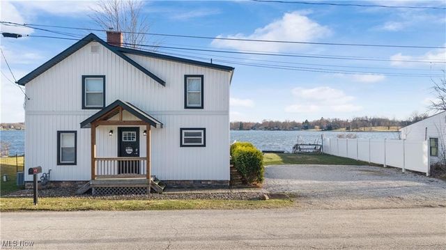 2326 Canfield Rd, Akron, OH 44312