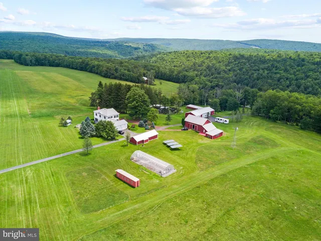 207 Saw Mill Rd, Weatherly, PA 18255