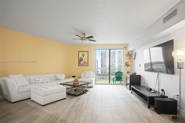 1830 Radius Dr #1024, Hollywood, FL 33020
