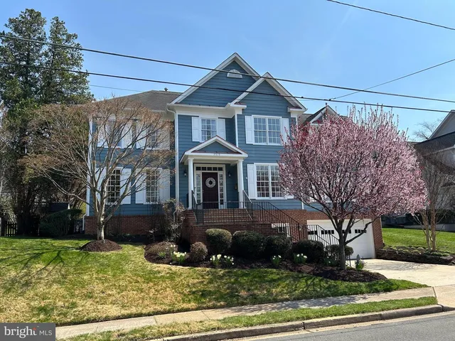 3519 N  Dinwiddie St, Arlington, VA 22207