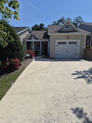 121 Hillhouse Ln, Ringgold, GA 30736