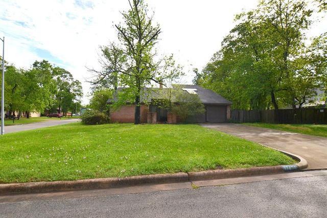17434 Crows Nest Way, Crosby, TX 77532