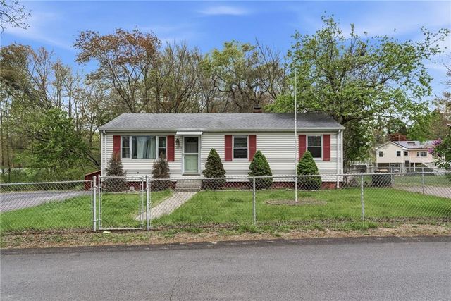 27 Douglas Cir, Smithfield, RI 02828