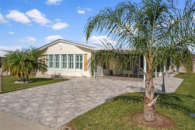 37635 Gill Ave, Zephyrhills, FL 33541