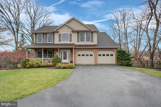 312 Chestnut Cir, Shippensburg, PA 17257