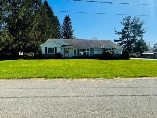 612 High St, Youngsville, PA 16371