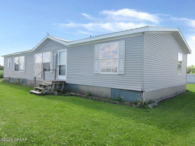 106 Brisbane Ave, Emerado, ND 58228