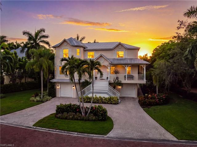 207 San Mateo DR, Bonita Springs, FL 34134