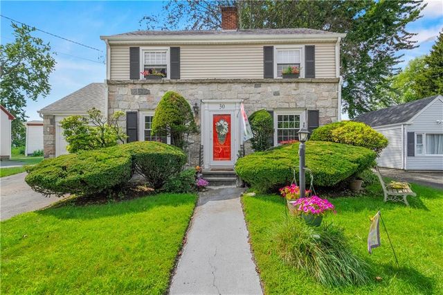 30 Beacon Cir, Cranston, RI 02910