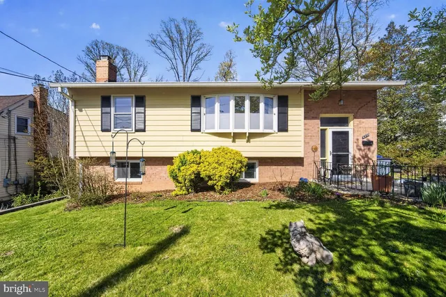6220 Quebec Pl, College Park, MD 20740