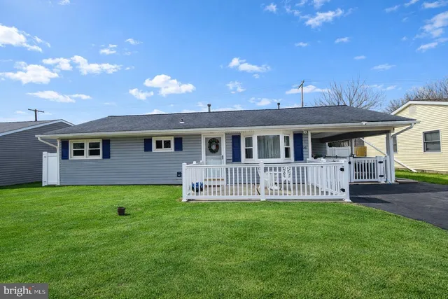 619 Beaumont Rd, Fairless Hills, PA 19030