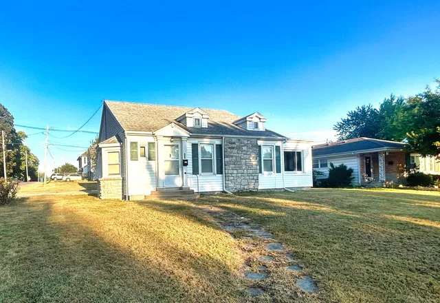 800 S  26th St, Mount Vernon, IL 62864