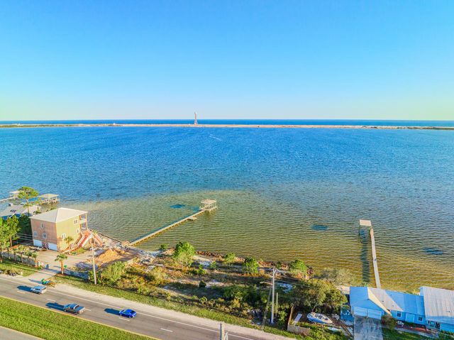2833 W  Highway 98, Mary Esther, FL 32569