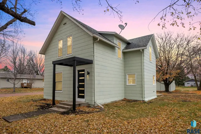 408 N  Main Ave, Hartford, SD 57033