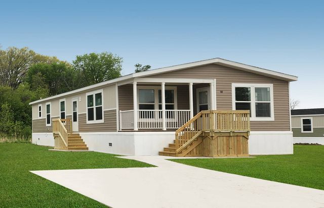 88 N  Hiawatha Cir, Sheboygan, WI 53081