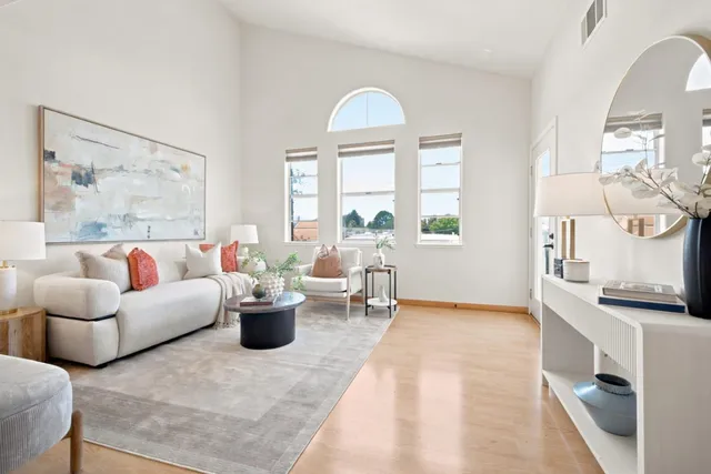 88 17th Ave #304, San Mateo, CA 94402