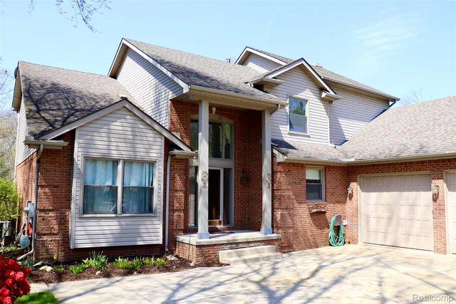 2757 N  Tipsico Lake Rd, Hartland, MI 48353