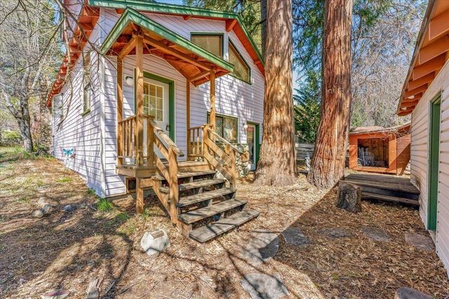301 Perry St, Mount Shasta, CA 96067