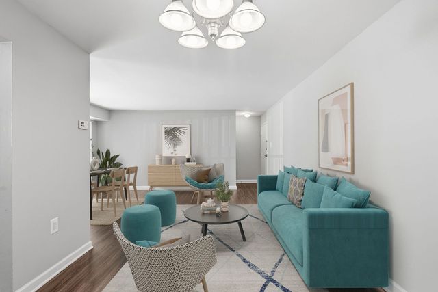 2206 Pimmit Run Ln, Falls Church, VA 22043