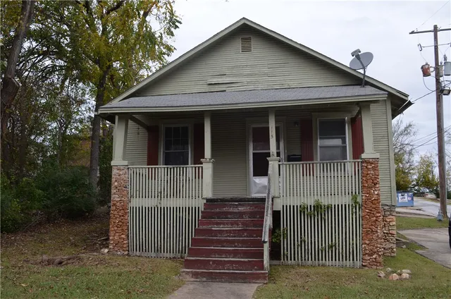 115 W  Erie Ave, Harrison, AR 72601
