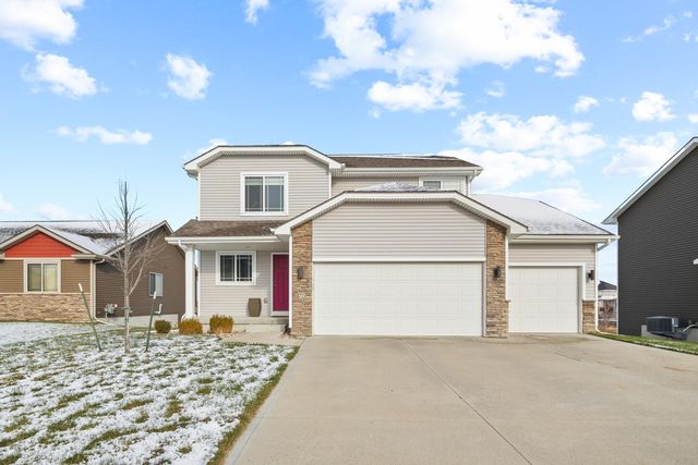 75 NE Badger Ln, Waukee, IA 50263