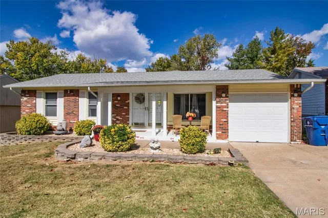 4211 Martyridge Dr, Saint Louis, MO 63129