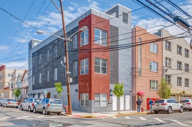 542 29th St #1, Union City, NJ 07087