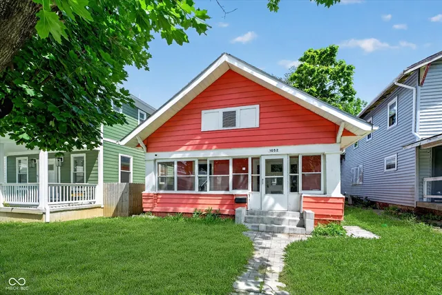 1052 W  35th St, Indianapolis, IN 46208