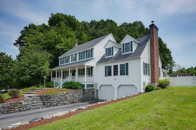54 Biscuit Hill Dr, Leominster, MA 01453