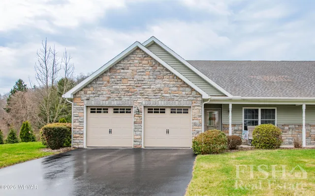 11 Madison Ave, Montoursville, PA 17754