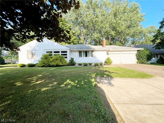 481 S  Lake St, Amherst, OH 44001