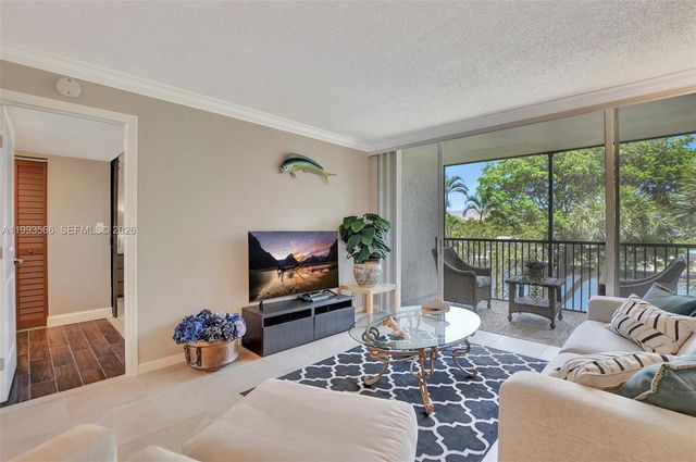 14 Royal Palm Way #303, Boca Raton, FL 33432