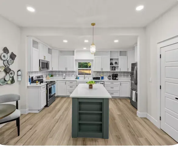 1143 Kings Hwy, Dallas, TX 75208